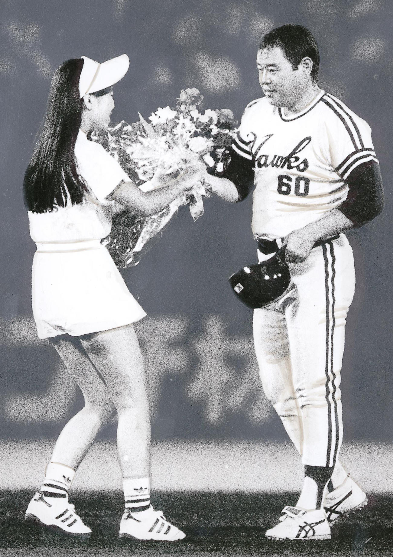 87年8月26日、2000本安打を達成し祝福の花束を受ける