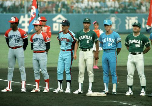 88年7月オールスター　（右から）南海門田博光、西武平野謙、南海佐々木誠、ロッテ高沢秀昭、近鉄新井宏昌、近鉄オグリビー