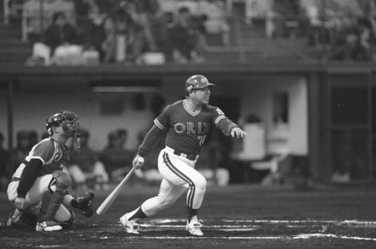 近鉄対オリックス　野茂英雄から本塁打を放つ門田博光さん（90年4月18日撮影）