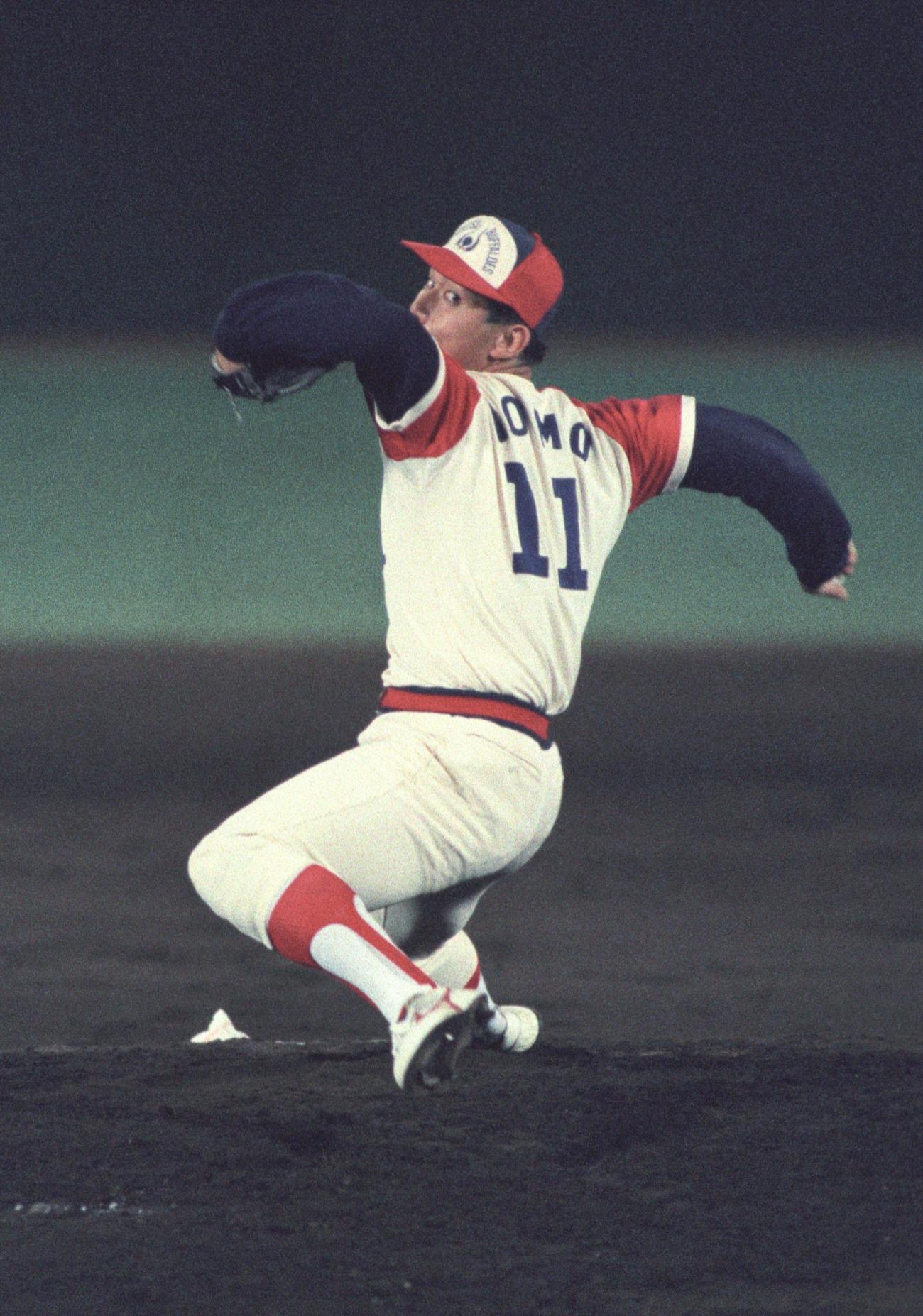 近鉄対西武　プロ入り初登板の近鉄・野茂英雄（撮影・山岸満）＝1990年4月10日、藤井寺球場投球フォーム近鉄・野茂英雄プロ初登板　野茂英雄写真館