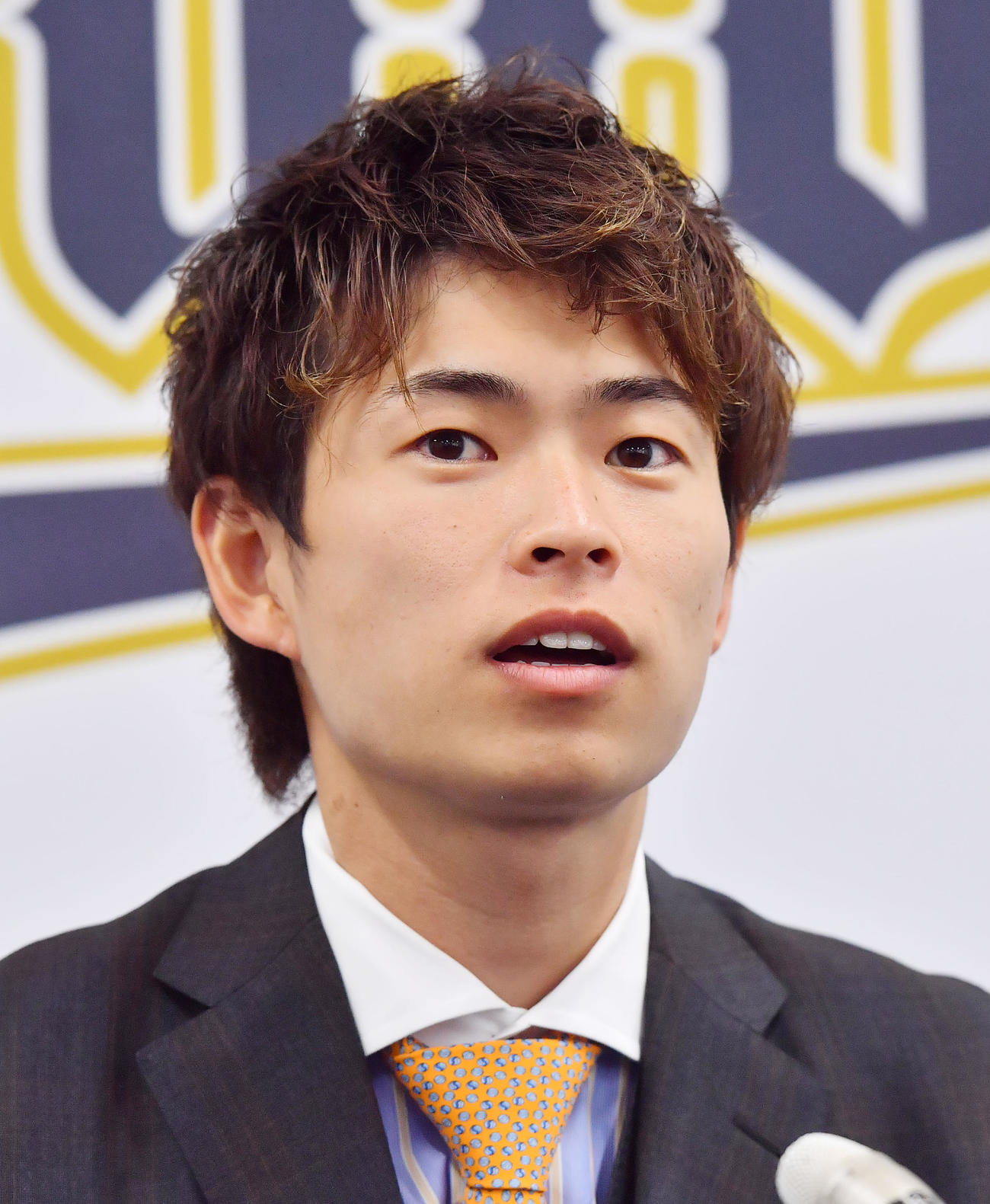 現状維持で契約更改を終え会見するオリックス山岡（撮影・和賀正仁）