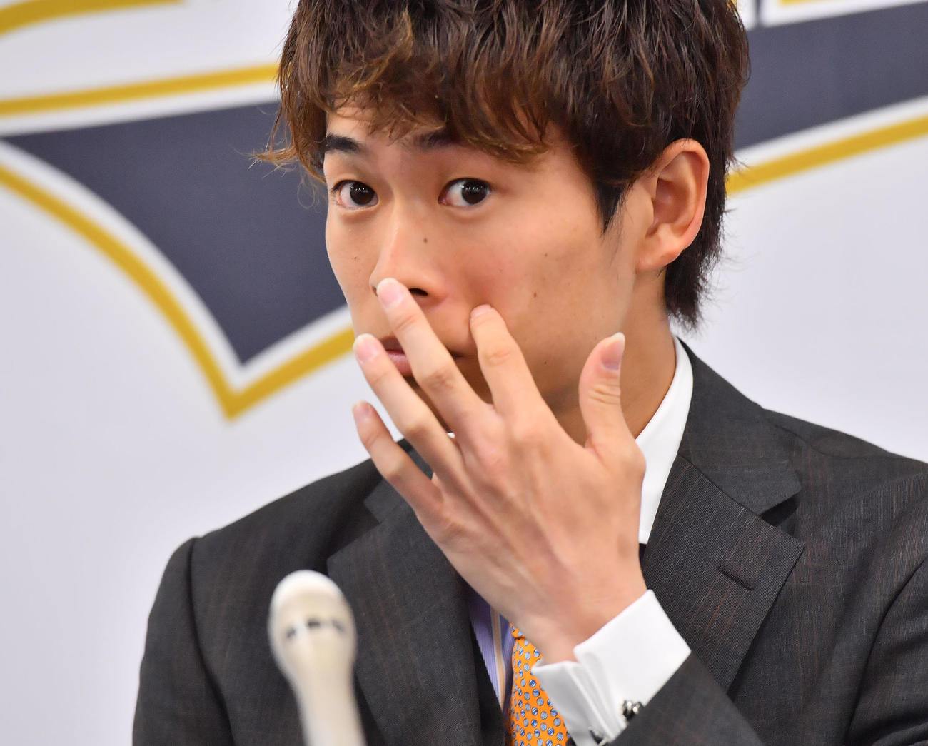 現状維持で契約更改を終え会見するオリックス山岡（撮影・和賀正仁）