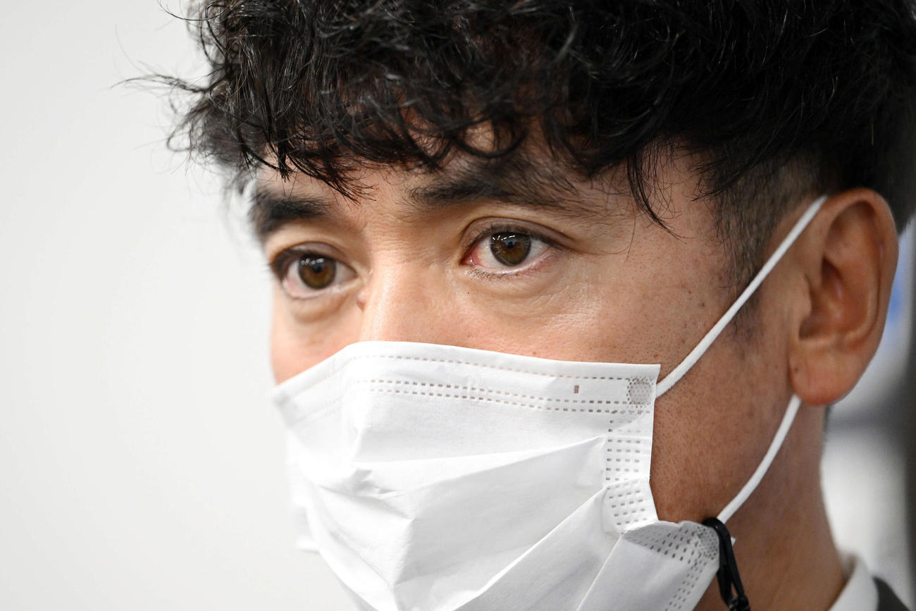 西武スタッフ会議を終え取材に応じる松井監督（撮影・滝沢徹郎）