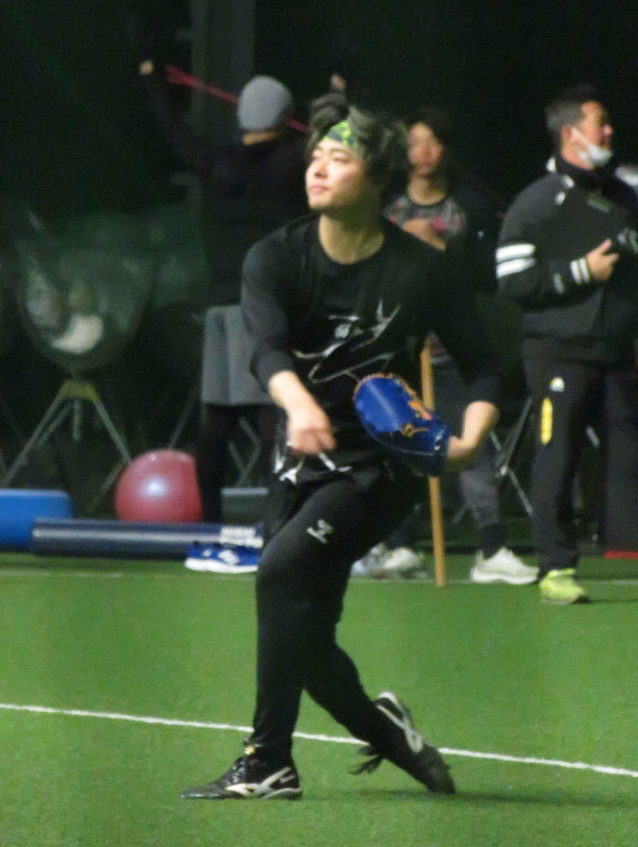 福岡・筑後市内のファーム施設で自主トレしたソフトバンク松本裕