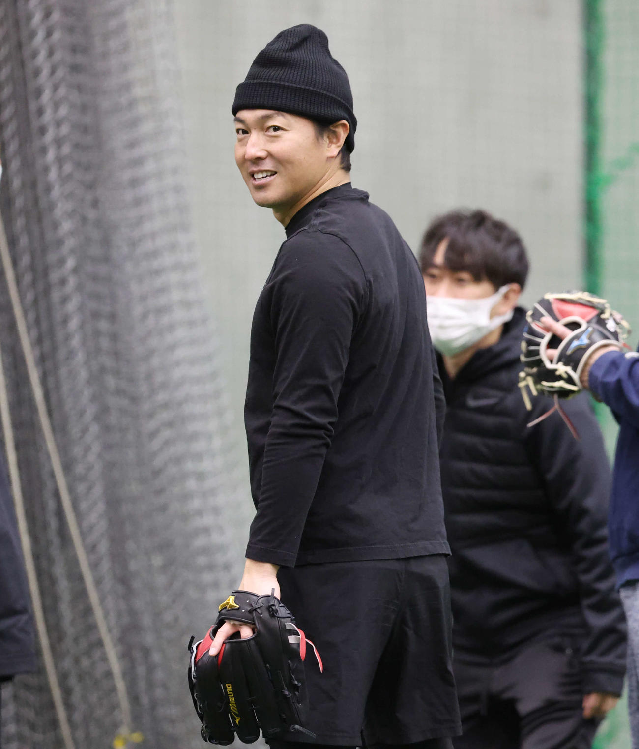 自主トレを終えた巨人長野（撮影・宮地輝）