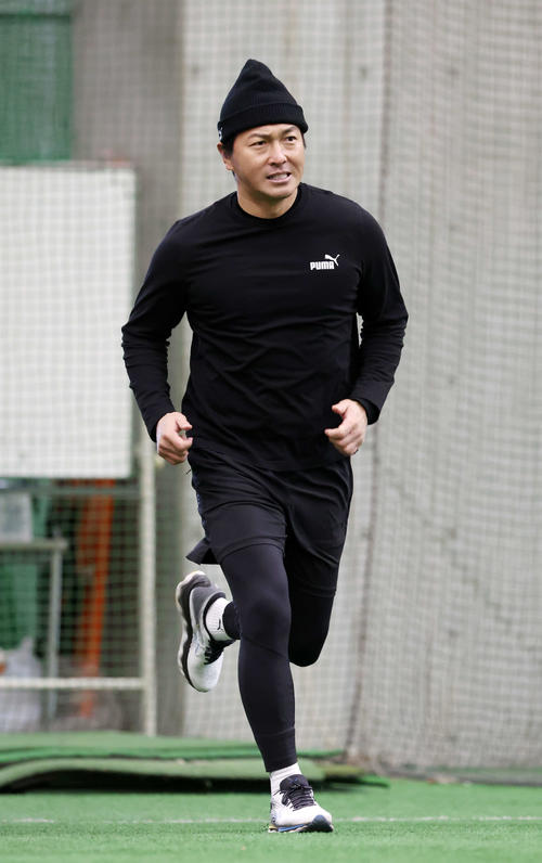 巨人】長野久義「代走出されないように。あいつ走れるなと」自主トレ