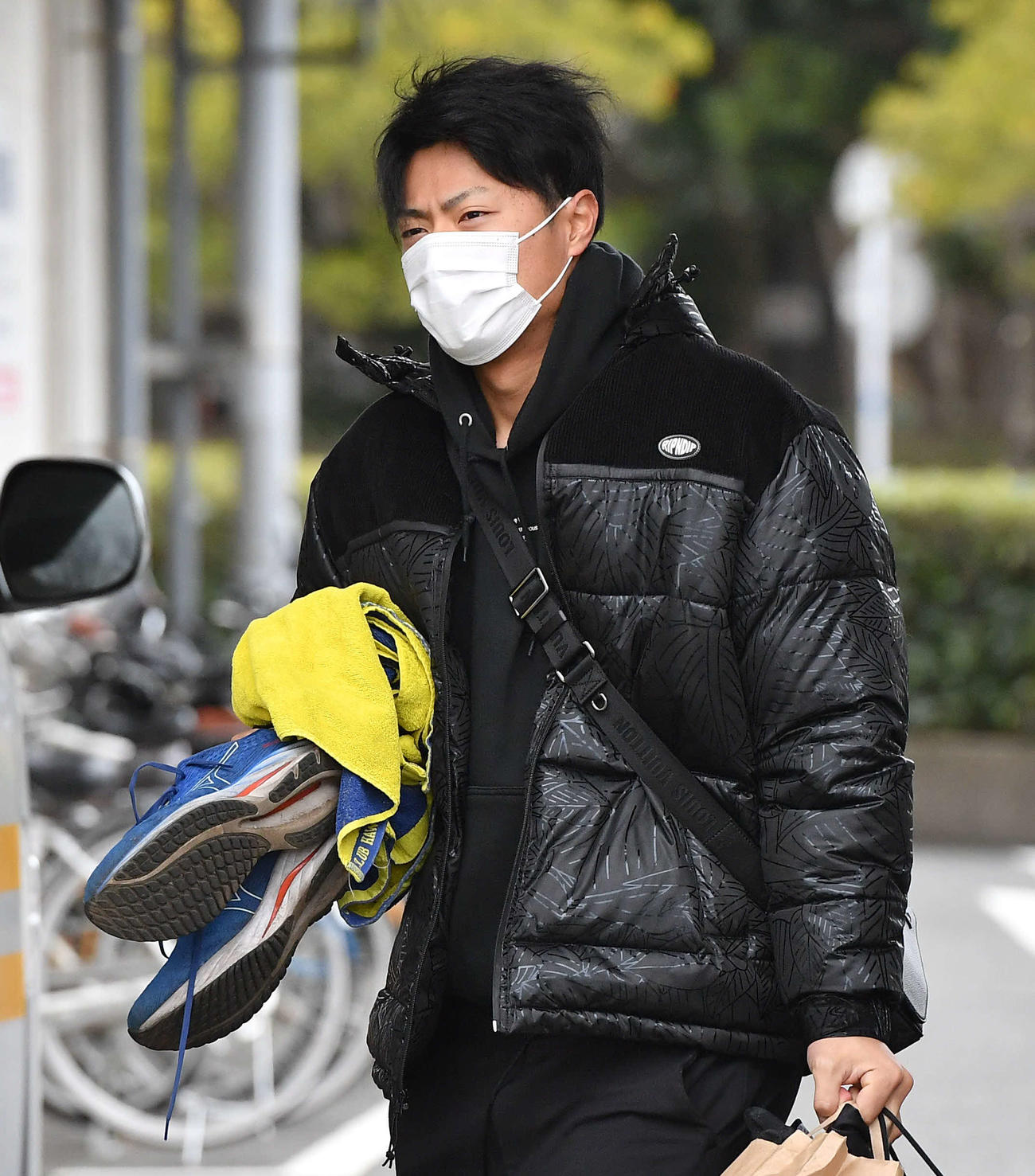 練習のため球場を訪れた渡辺陸（撮影・岩下翔太）