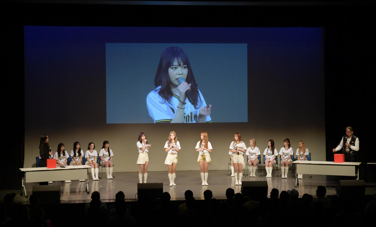 ファンの質問に答えるBsGirls2023（撮影・滝沢美穂子）