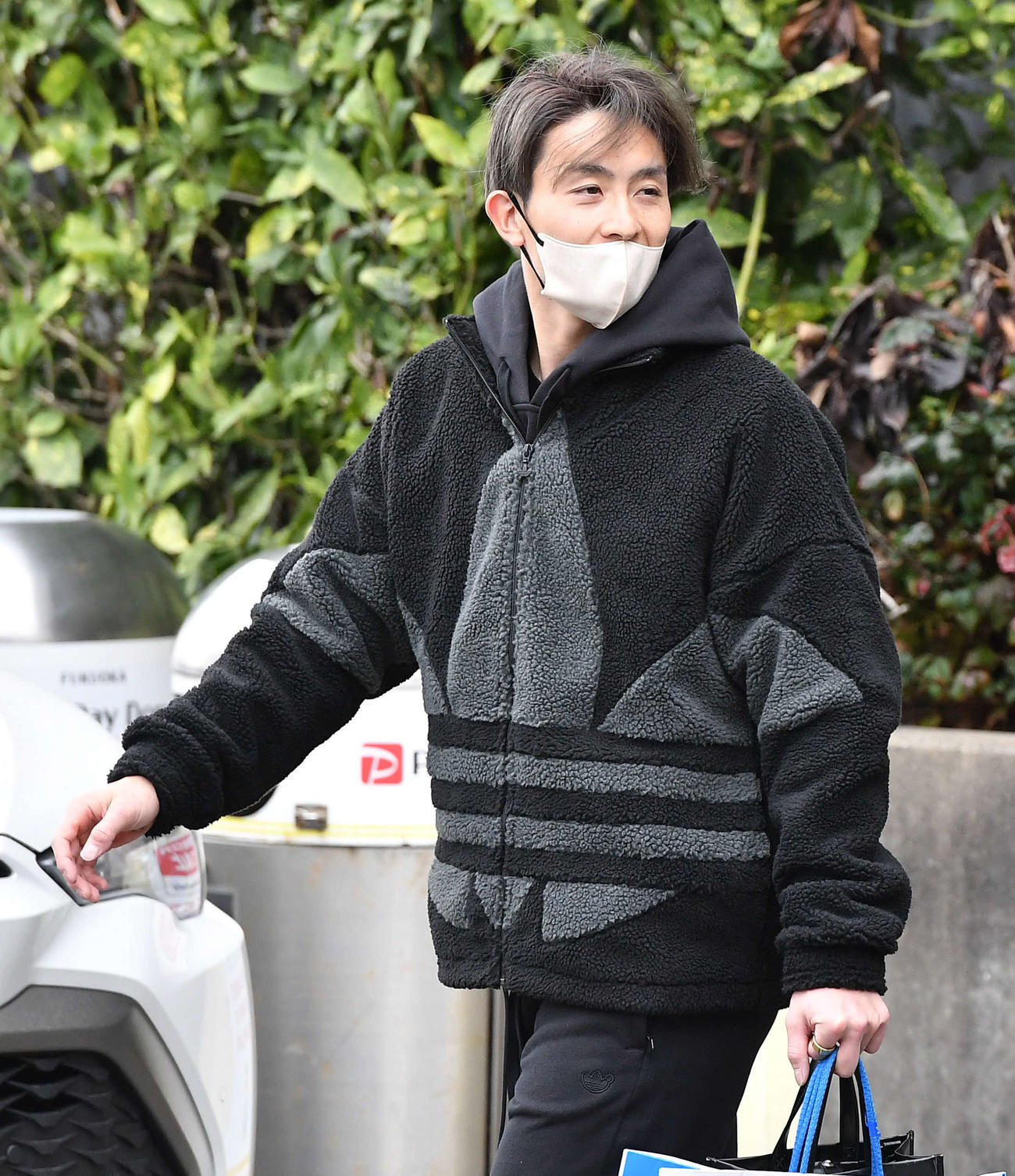 練習を終えて引き揚げる周東（撮影・岩下翔太）