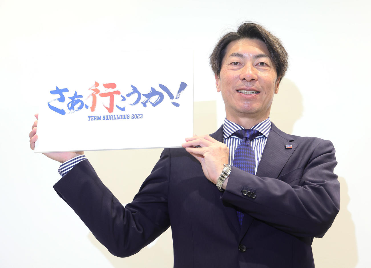 沖縄入りしチームスローガン「さぁ、行こうか！」を発表したヤクルト高津監督（撮影・足立雅史）
