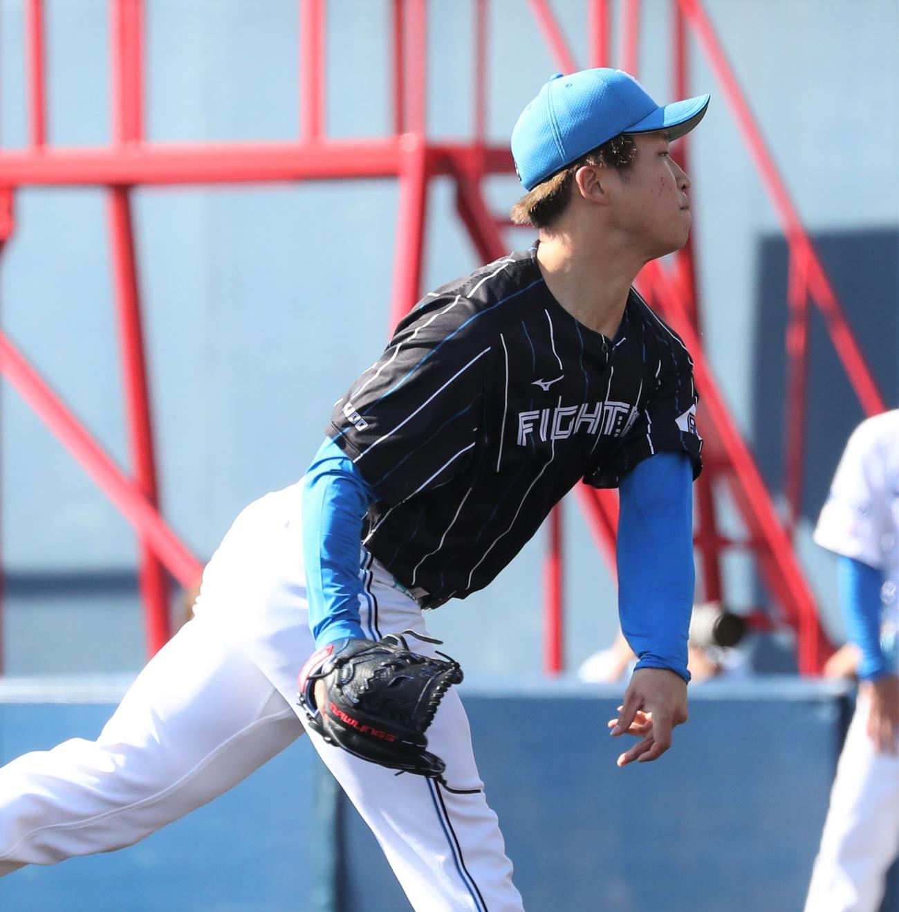 紅白戦　6回に登板の長谷川（撮影・黒川智章）