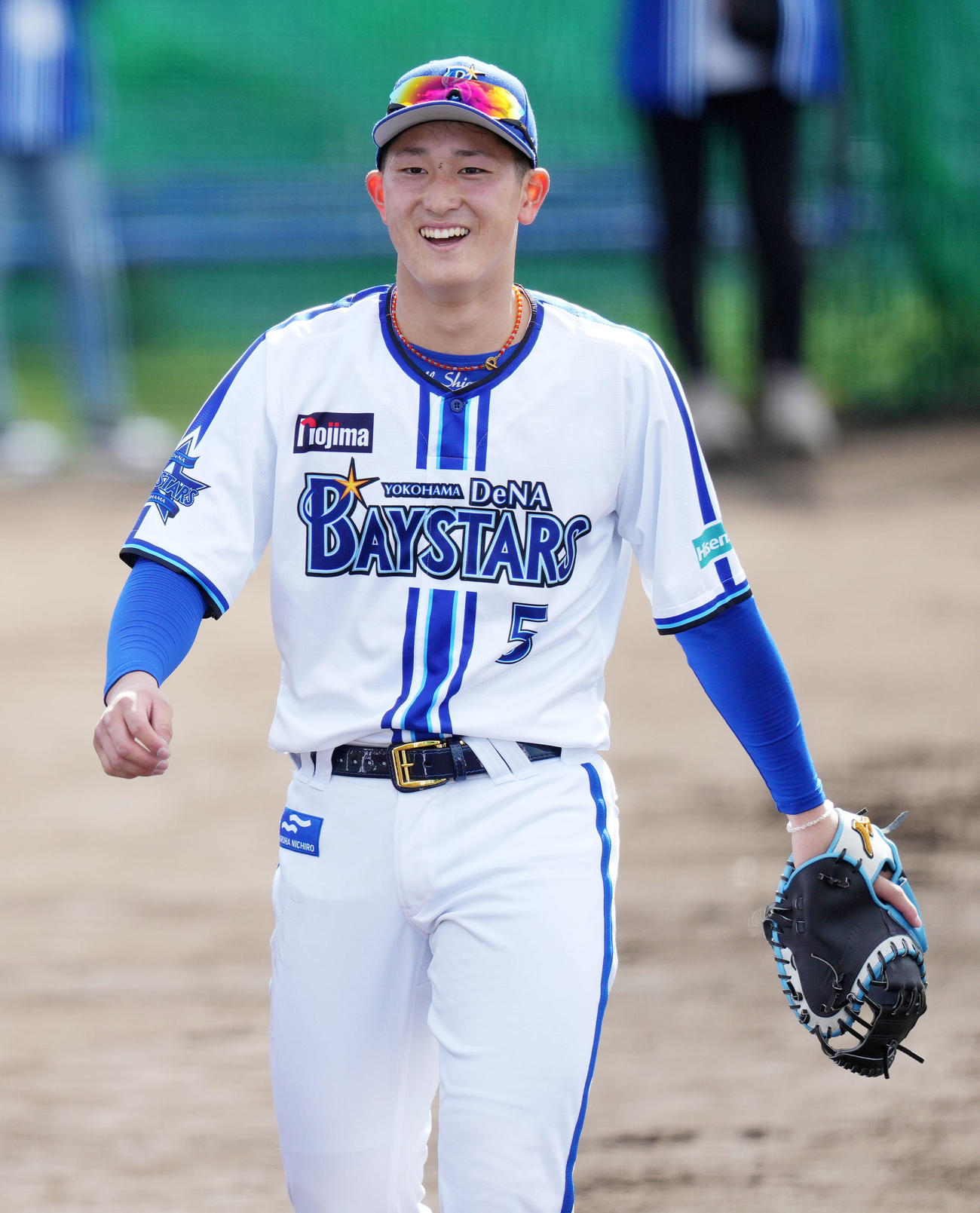 笑顔を見せるDeNA松尾（撮影・横山健太）