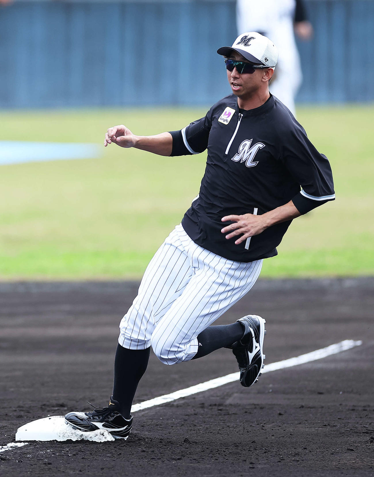 走塁練習するロッテ福田秀（撮影・河田真司）