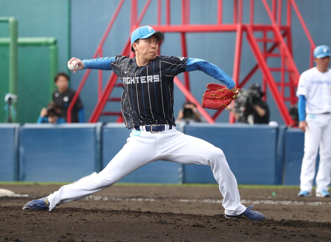 紅白戦　7回に登板の斉藤（撮影・黒川智章）