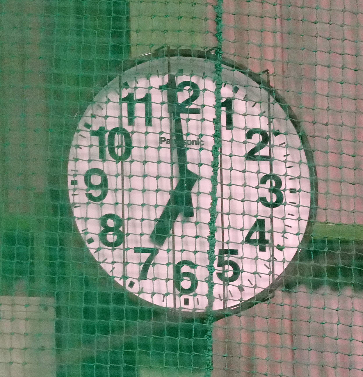 巨人2軍野手陣の早朝練習は午前7時ごろに開始（撮影・江口和貴）