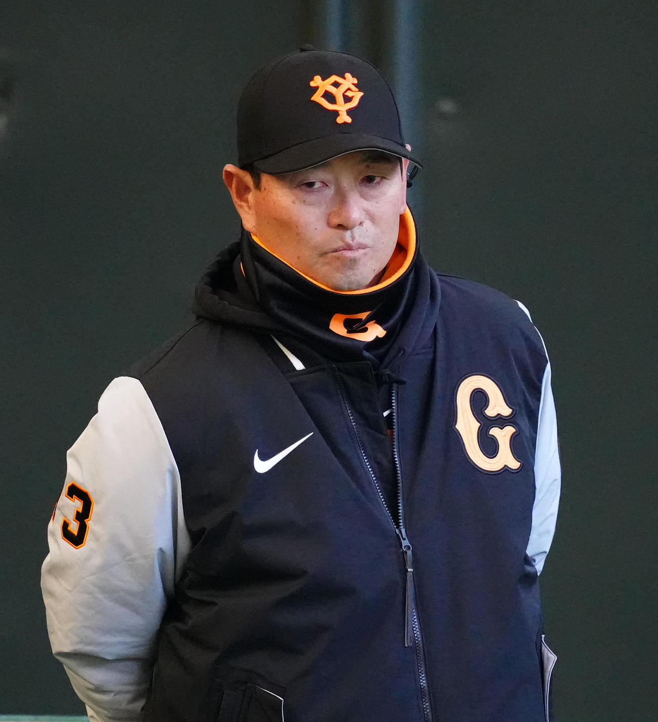 巨人2軍の練習を視察する桑田ファーム総監督（撮影・江口和貴）