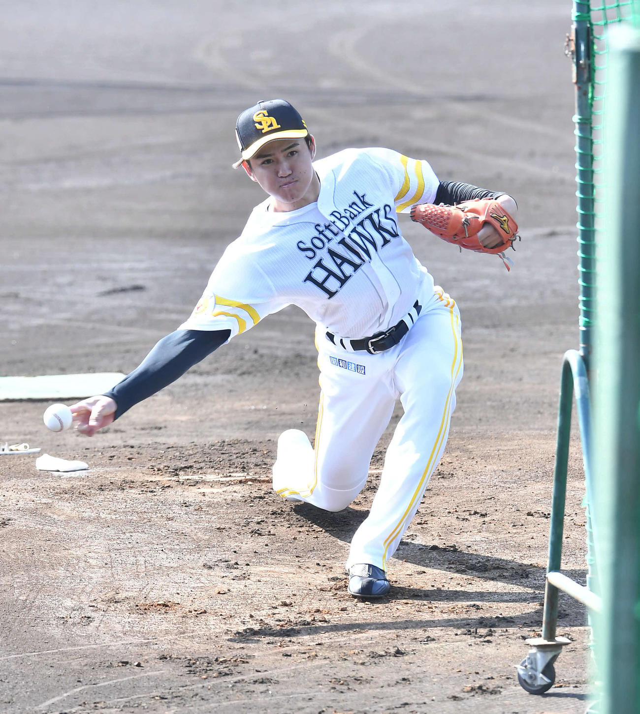 フリー打撃に登板した高橋礼（撮影・岩下翔太）