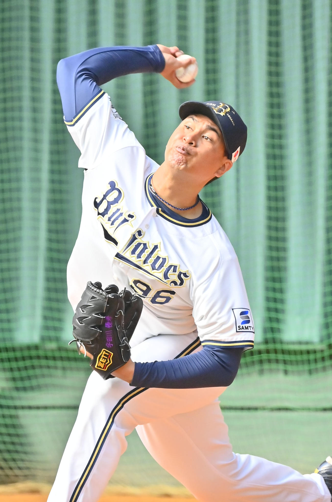 ブルペンで投げ込むオリックス宇田川（撮影・和賀正仁）