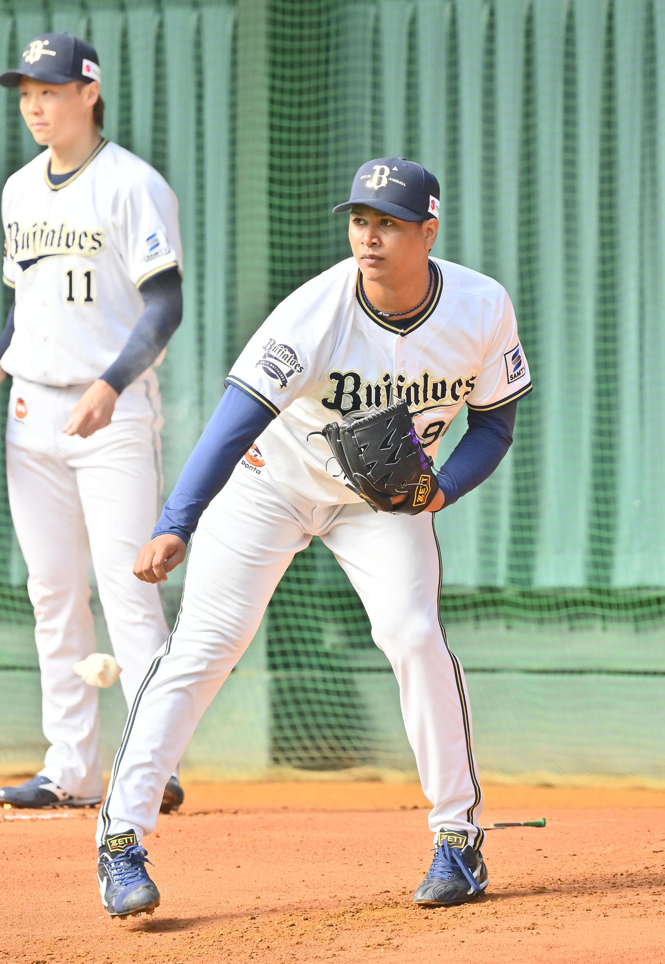 ブルペンで浮かない表情を見せるすオリックス宇田川（撮影・和賀正仁）