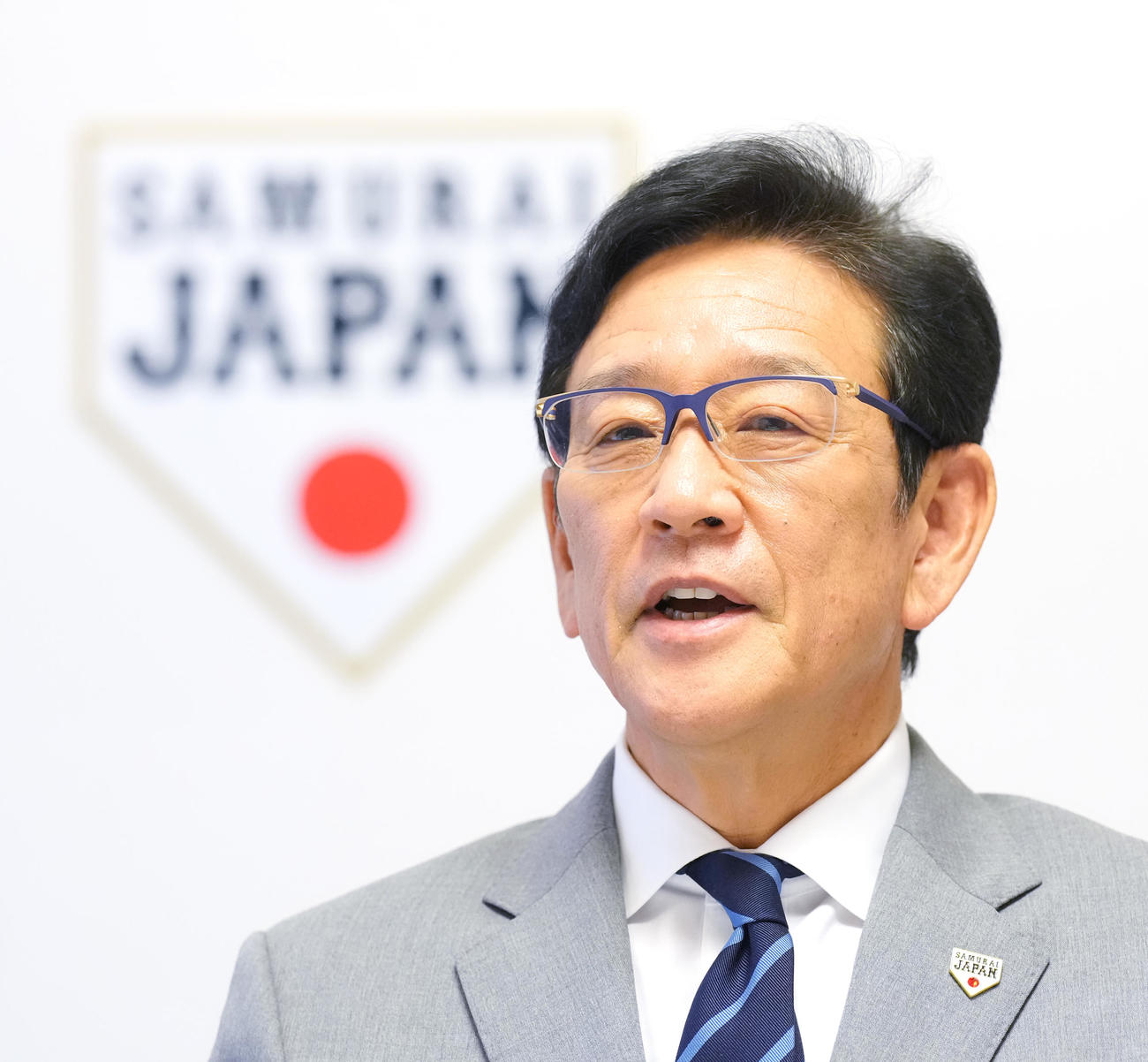 インタビューで抱負を話す侍ジャパン栗山英樹監督（2023年1月30日撮影）