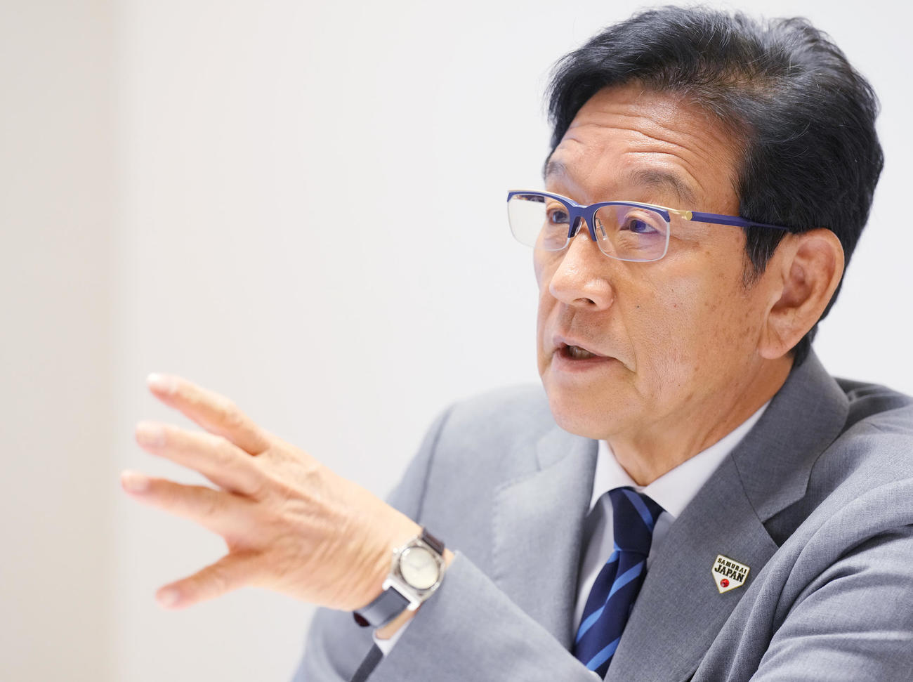 インタビューで抱負を話す侍ジャパン栗山英樹監督（2023年1月30日撮影）