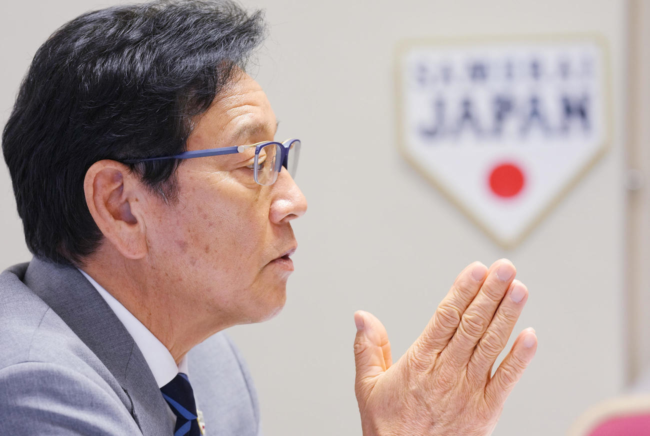 インタビューで抱負を話す侍ジャパン栗山英樹監督（2023年1月30日撮影）