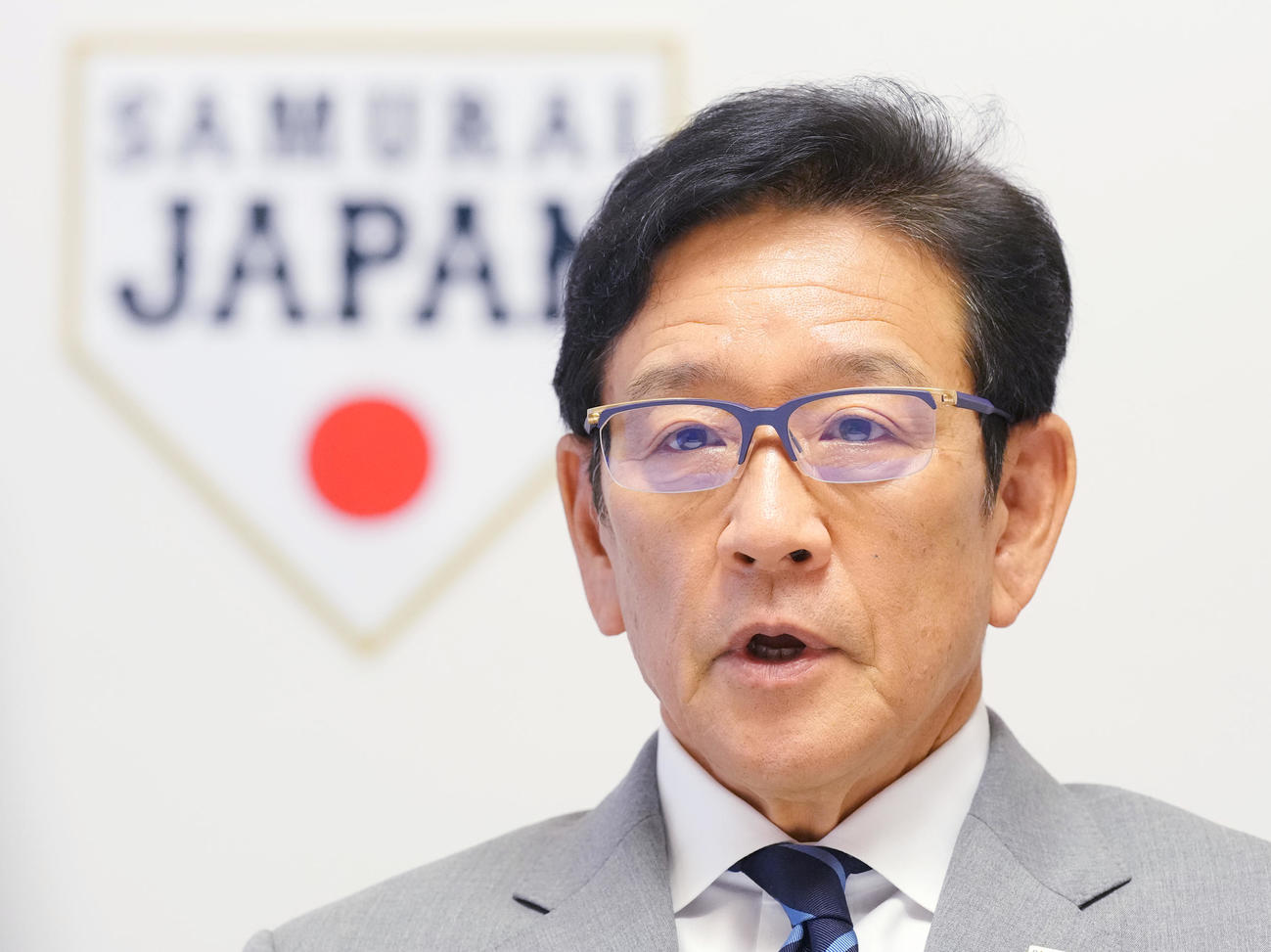 インタビューで抱負を話す侍ジャパン栗山英樹監督（2023年1月30日撮影）