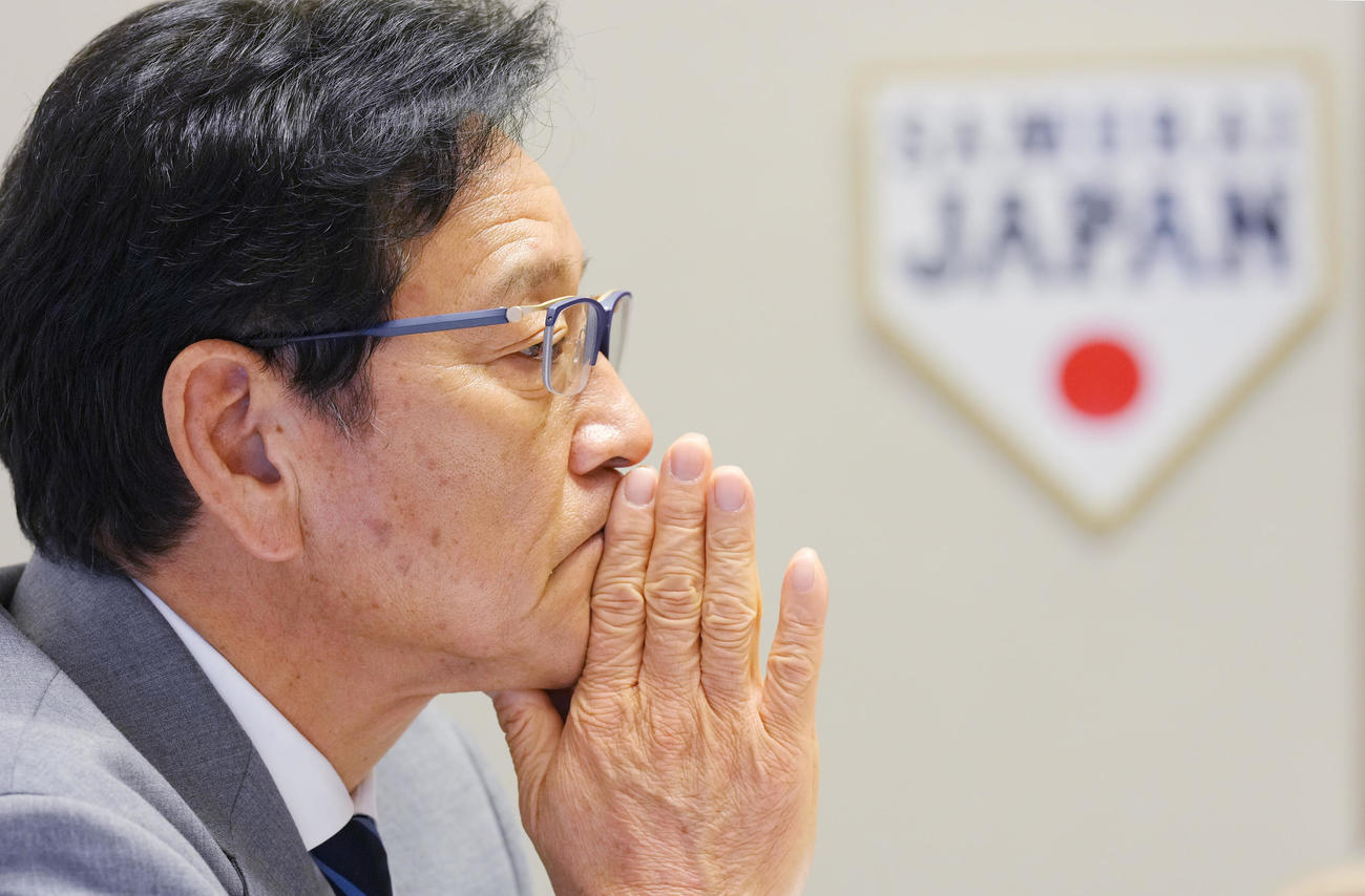 インタビューで抱負を話す侍ジャパン栗山英樹監督（2023年1月30日撮影）