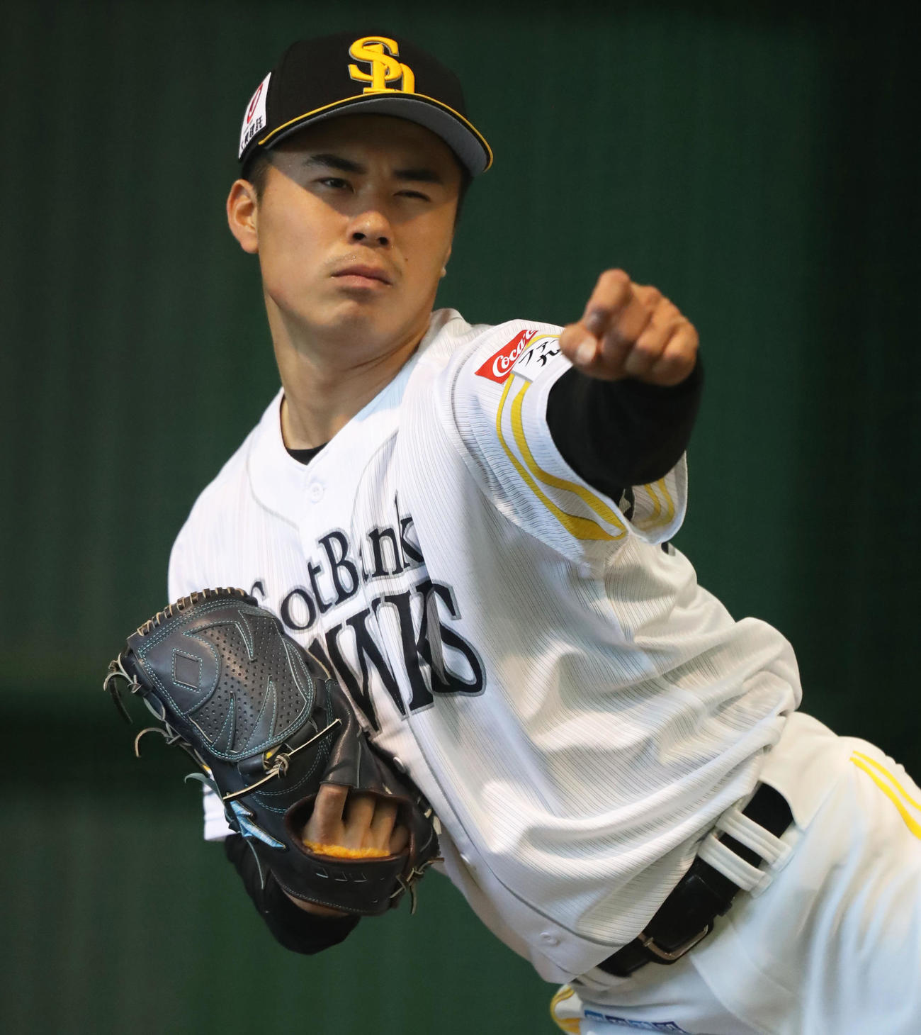 ブルペンで投げ込む松本晴（撮影・屋方直哉）