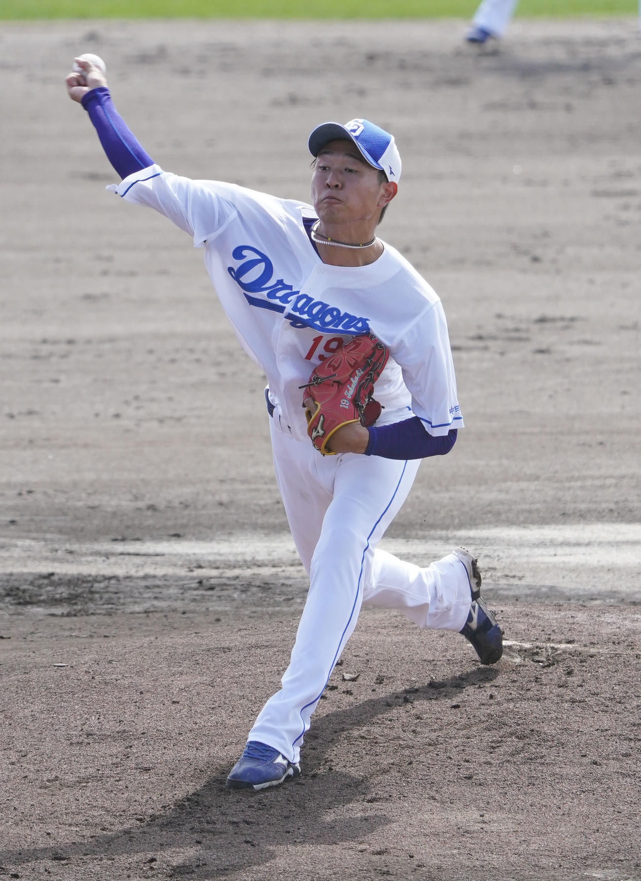 シート打撃練習に登板する高橋宏（撮影・森本幸一）