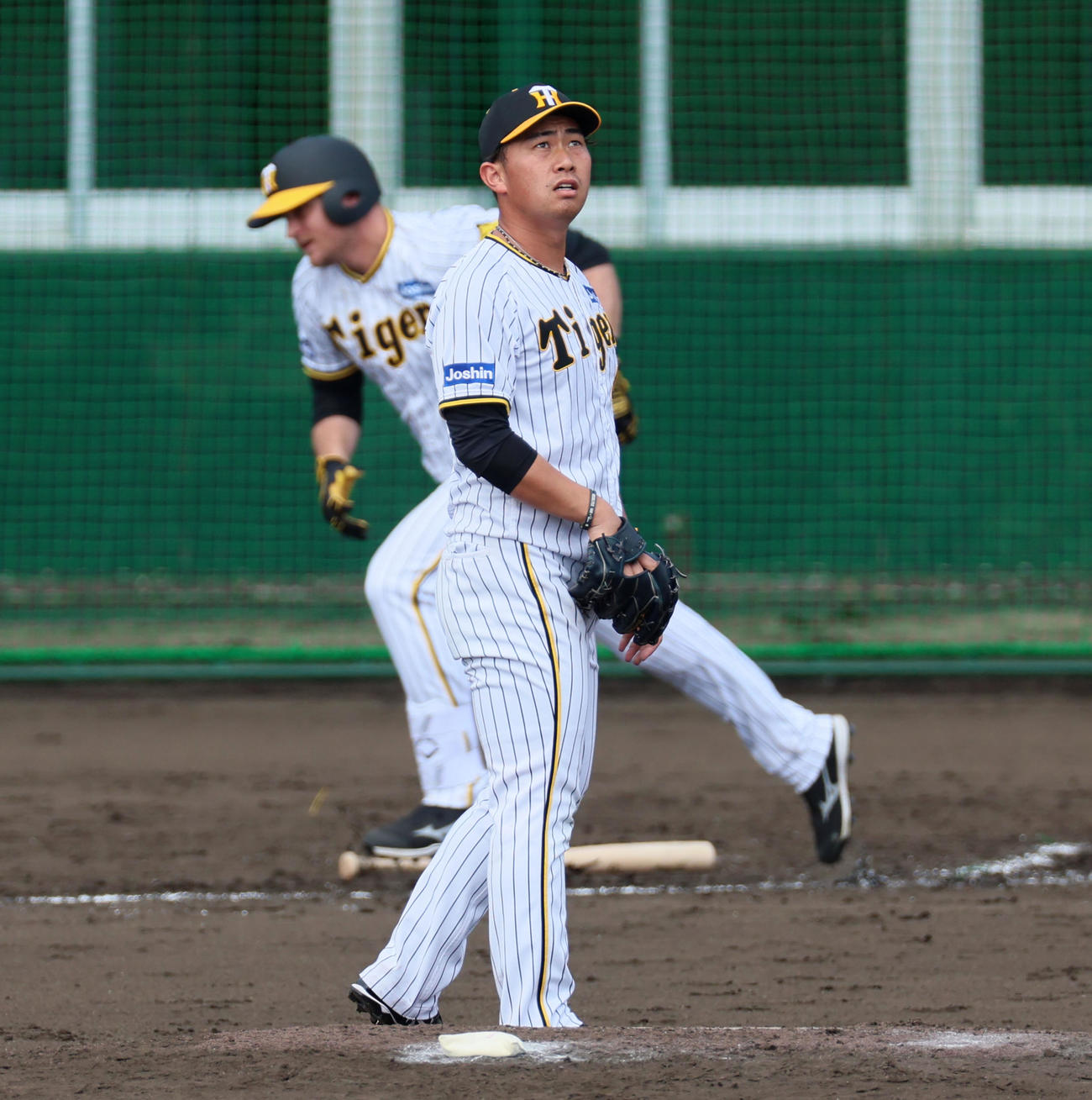 シート打撃練習の無死から桐敷はノイジーに左越え本塁打を被弾（撮影・加藤哉）