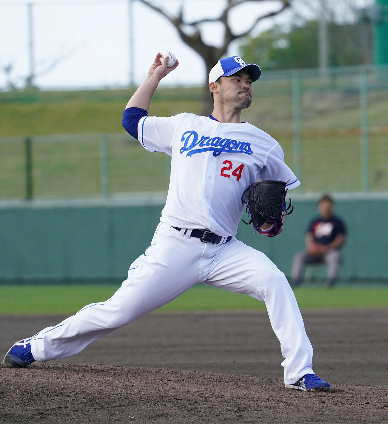 シート打撃練習に登板する福谷（撮影・森本幸一）