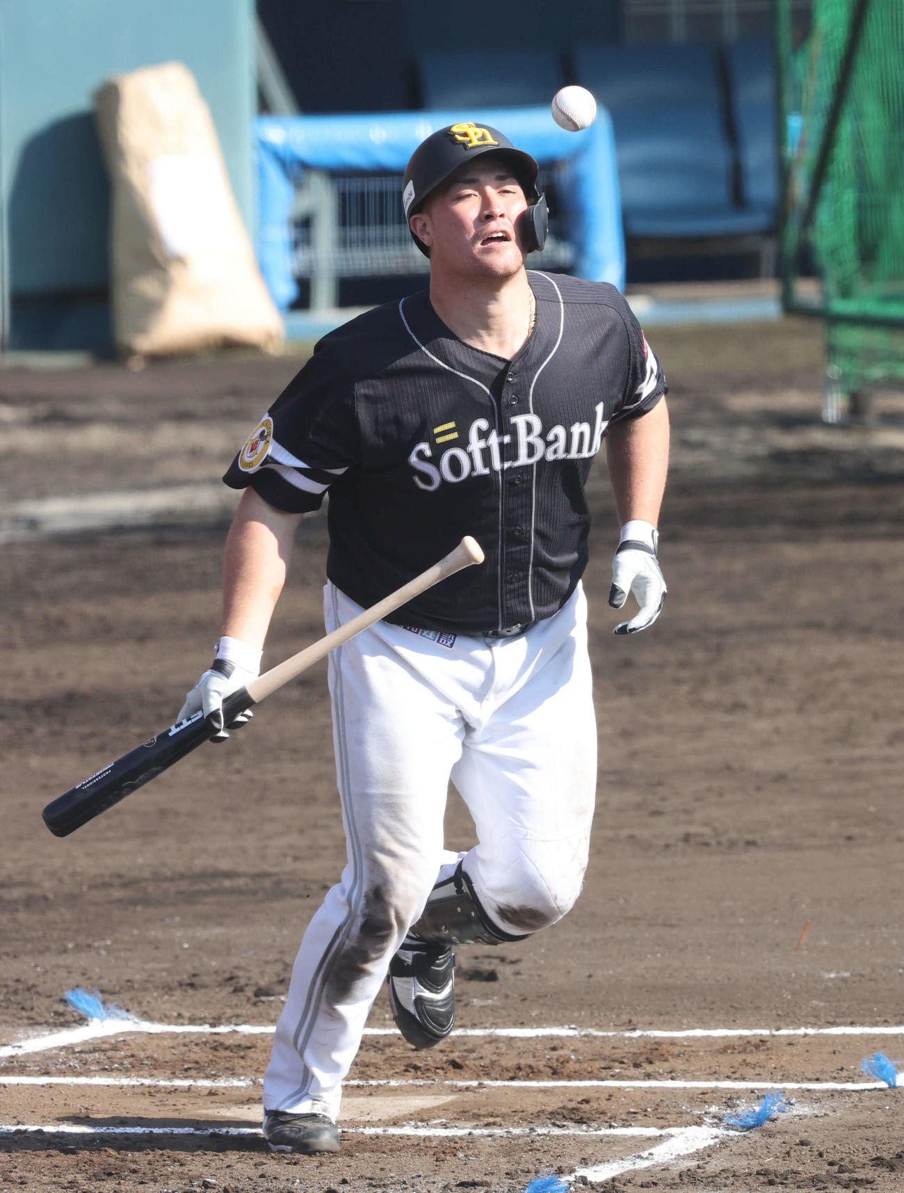 チーム打撃も打ち損じるリチャード（撮影・梅根麻紀）