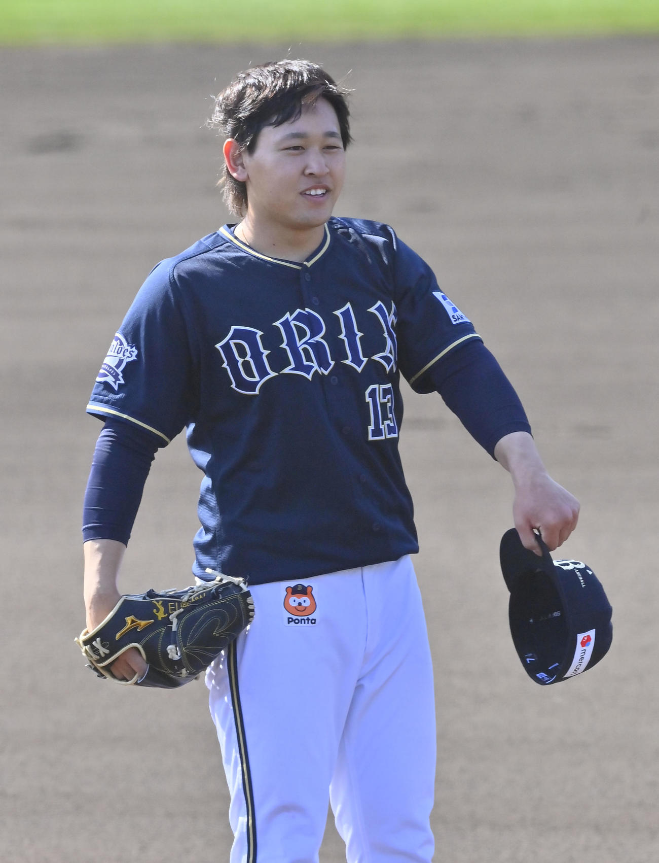 フリー打撃の登板を終え帽子を取るオリックス宮城（撮影・和賀正仁）