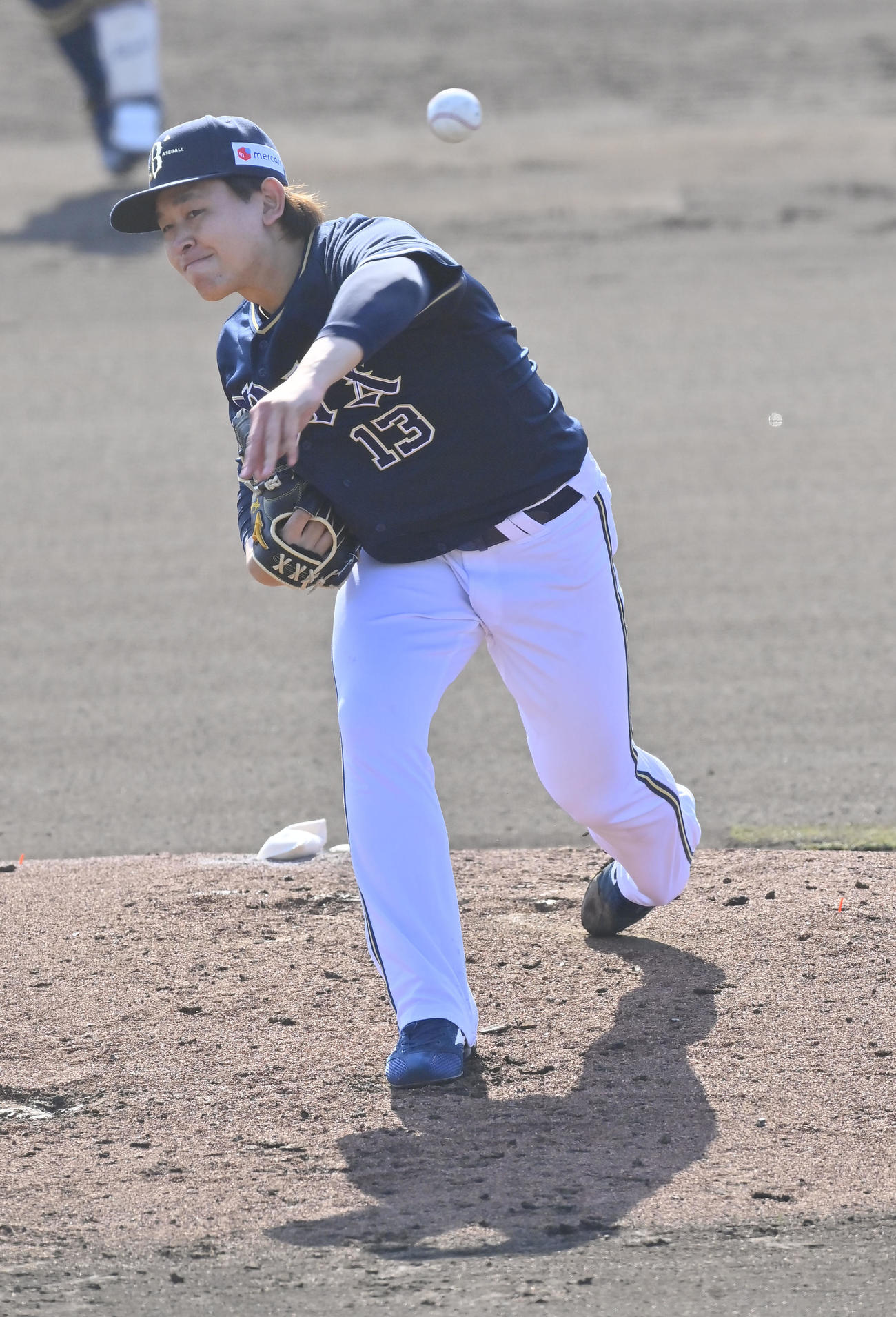 フリー打撃に登板するオリックス宮城（撮影・和賀正仁）