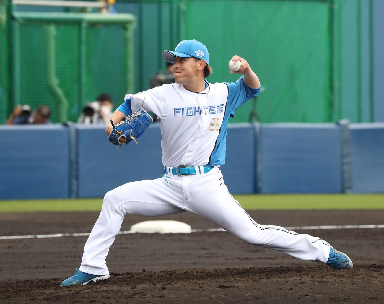 日本ハム対サムスン　3回に登板の河野（撮影・黒川智章）