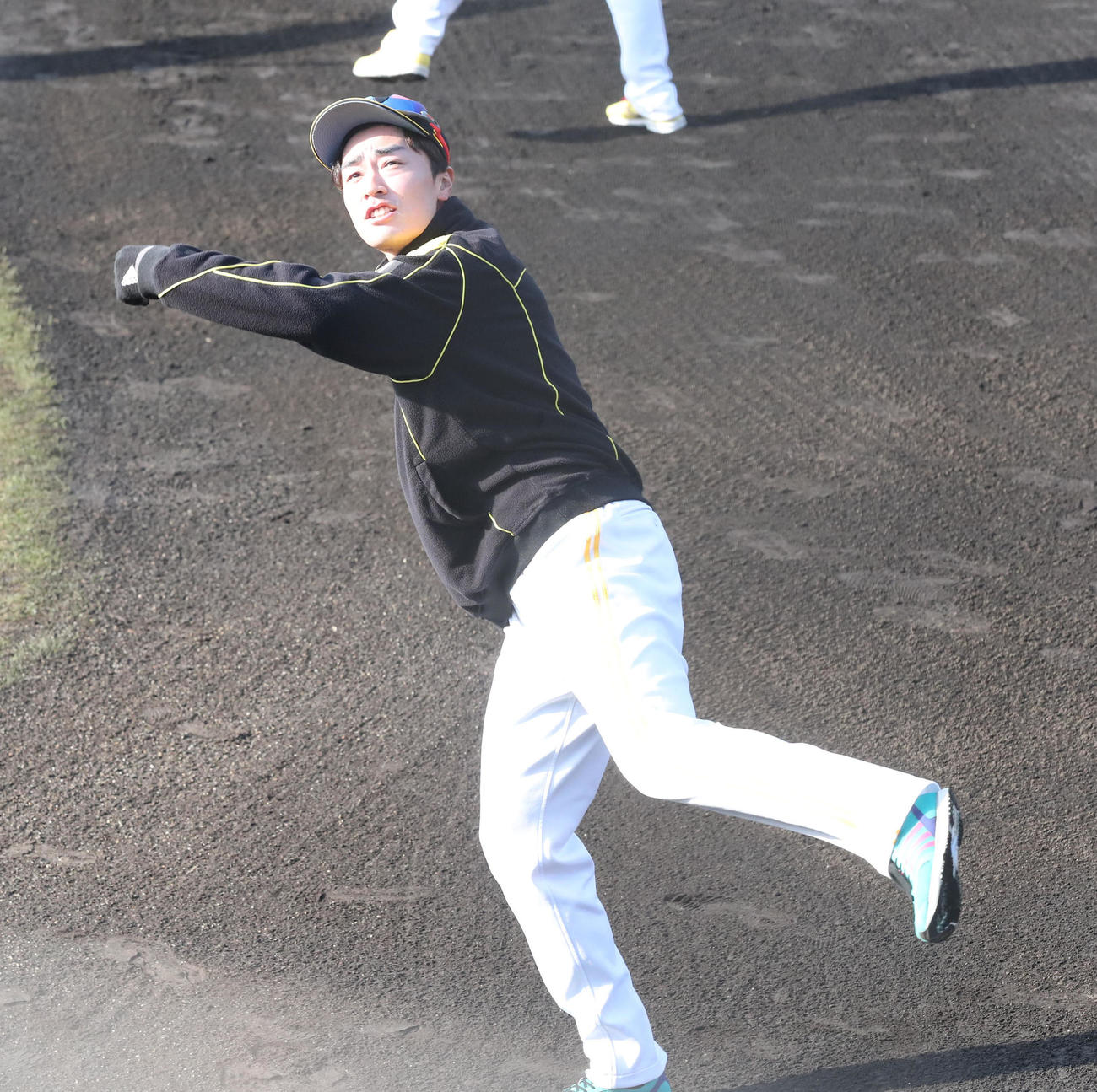 23年2月5日、ファンサービスをするソフトバンク和田毅