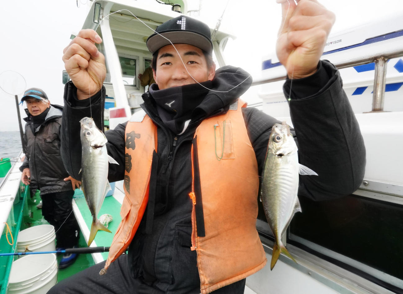 最初に釣り上げたのはDeNA蝦名達夫！　しかも2尾