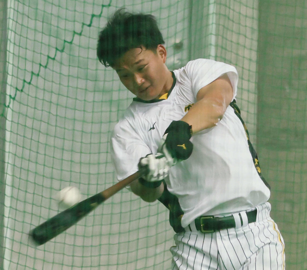 ロングティー打撃を行う森下（撮影・加藤哉）