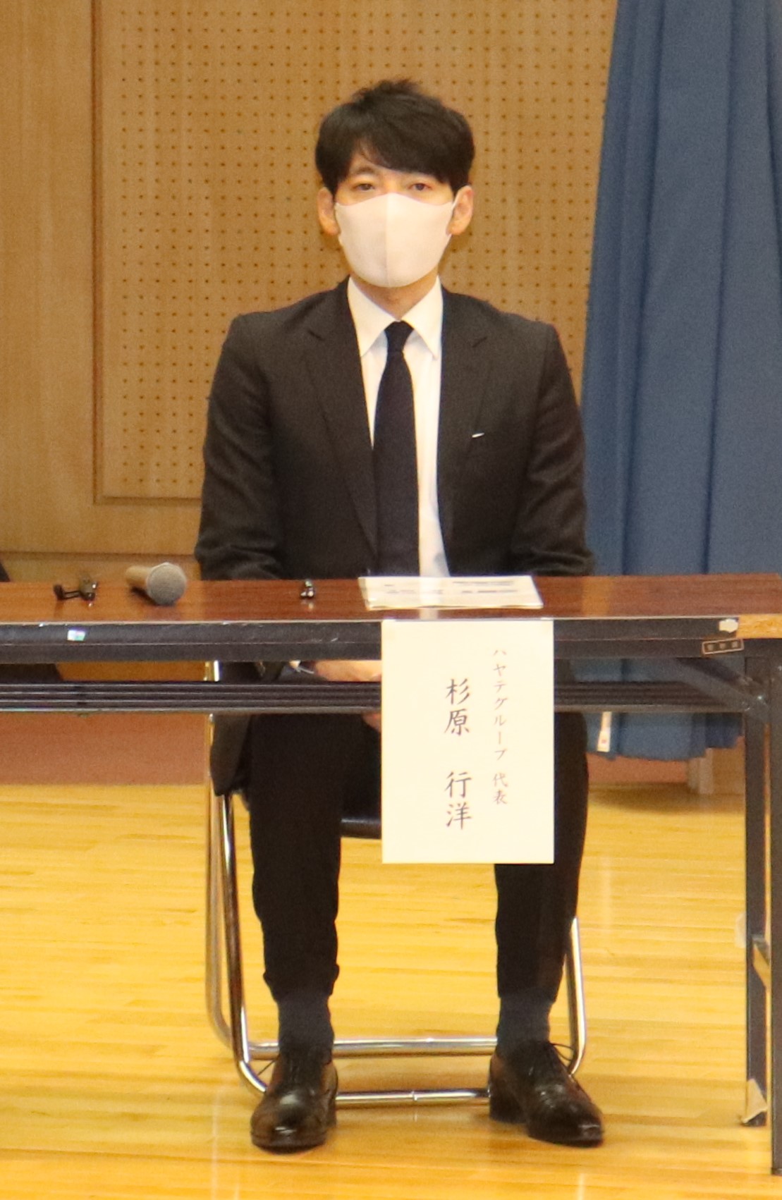 イースタン・リーグへの参入構想に関し、市民との意見交換会に臨むハヤテグループ杉原行洋代表（撮影・古川真弥）