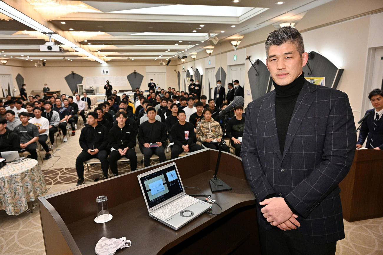 巨人宮崎キャンプで講演会を開いた柔道元日本代表監督の井上氏