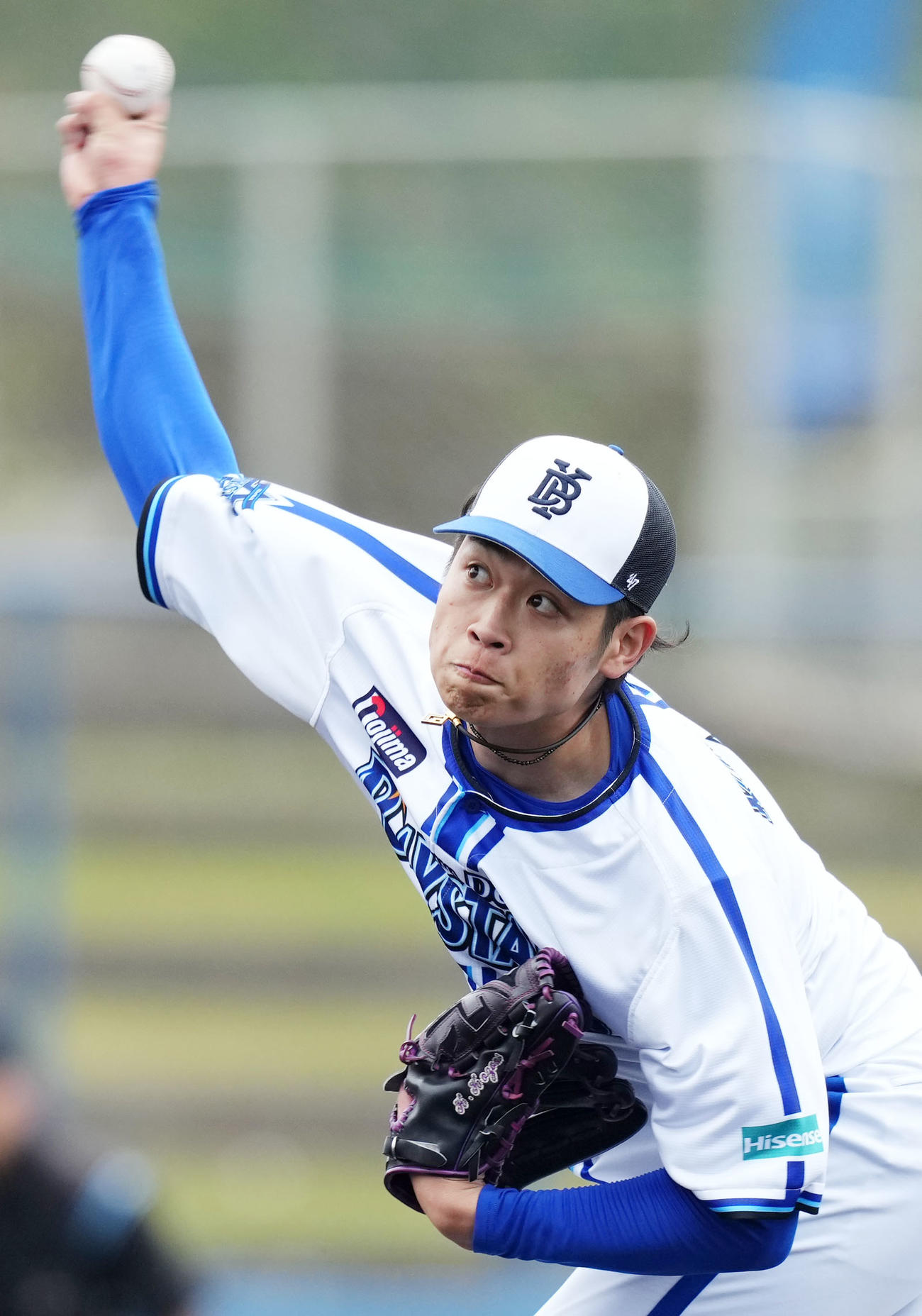 紅白戦で力投するDeNA小園（撮影・横山健太）