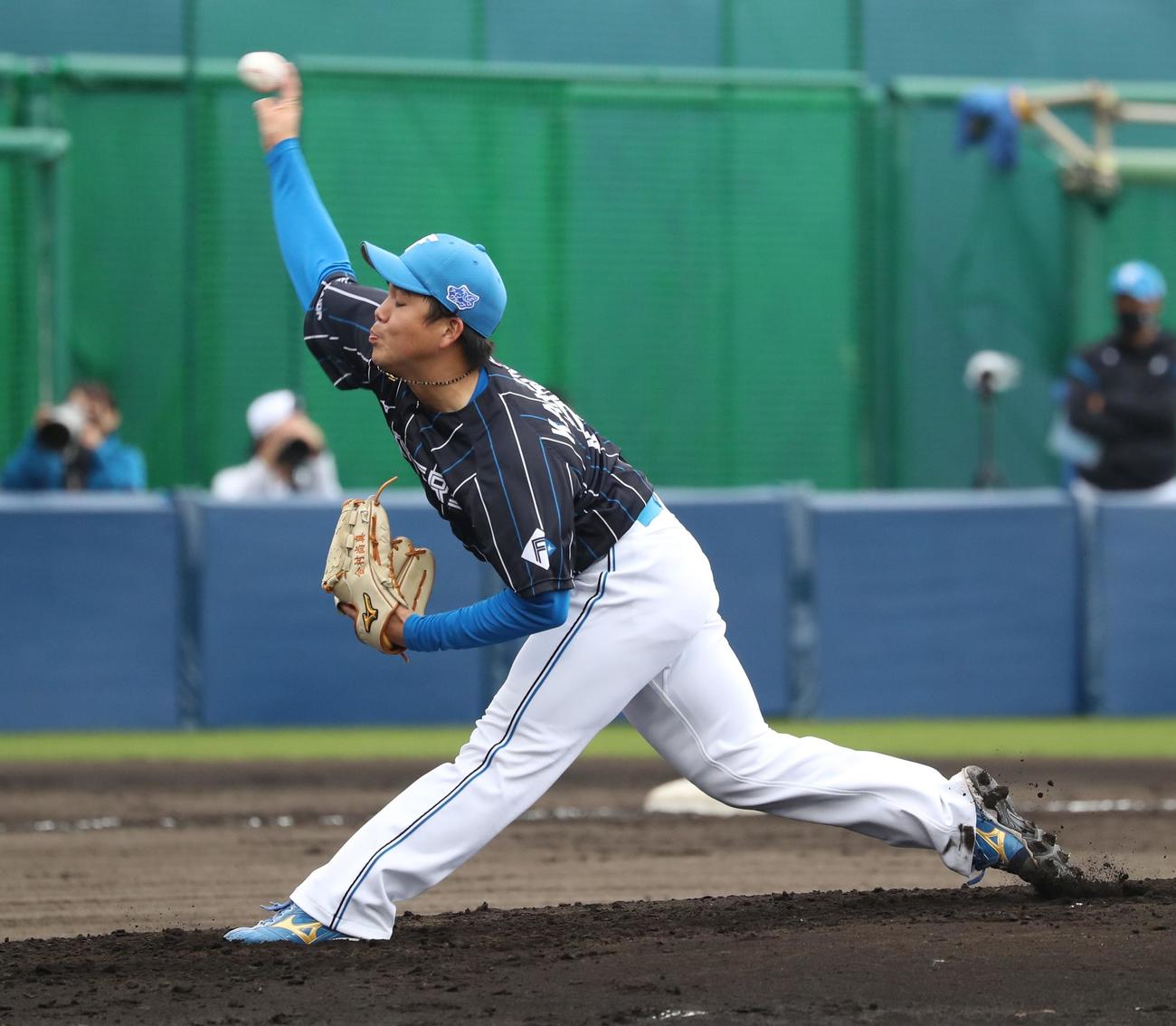 紅白戦　2回に登板し打者を3人で抑える金村（撮影・黒川智章）