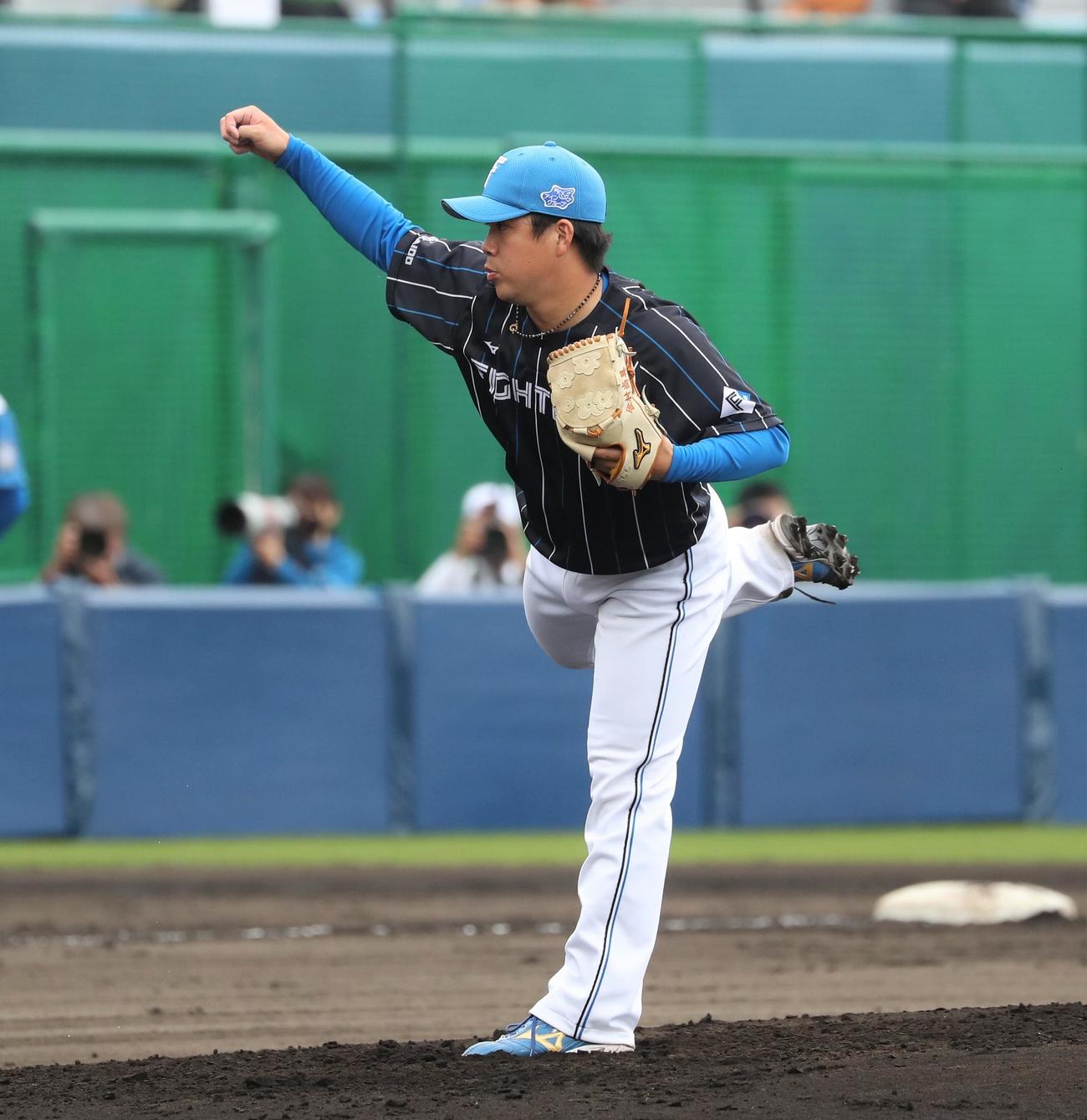 紅白戦　2回に登板し打者を3人で抑える金村（撮影・黒川智章）