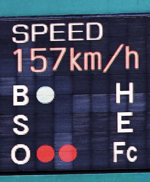 紅白戦　白組先発の才木浩人は157キロを出す（撮影・上田博志）