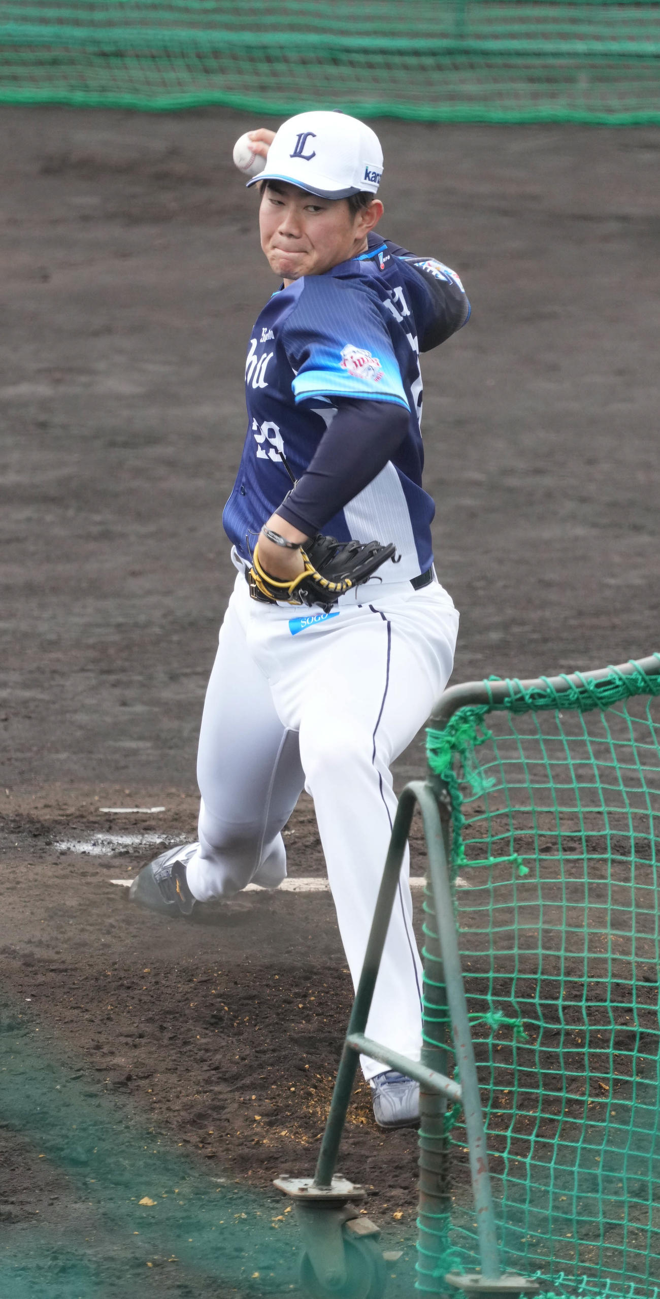 フリー打撃に登板した西武青山（撮影・小沢裕）
