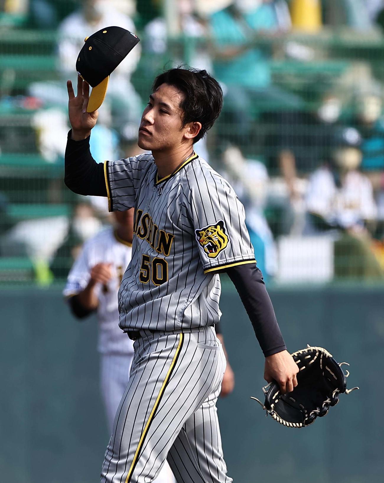 紅白戦で白組打線を1イニング無失点に抑えた富田（撮影・上田博志）