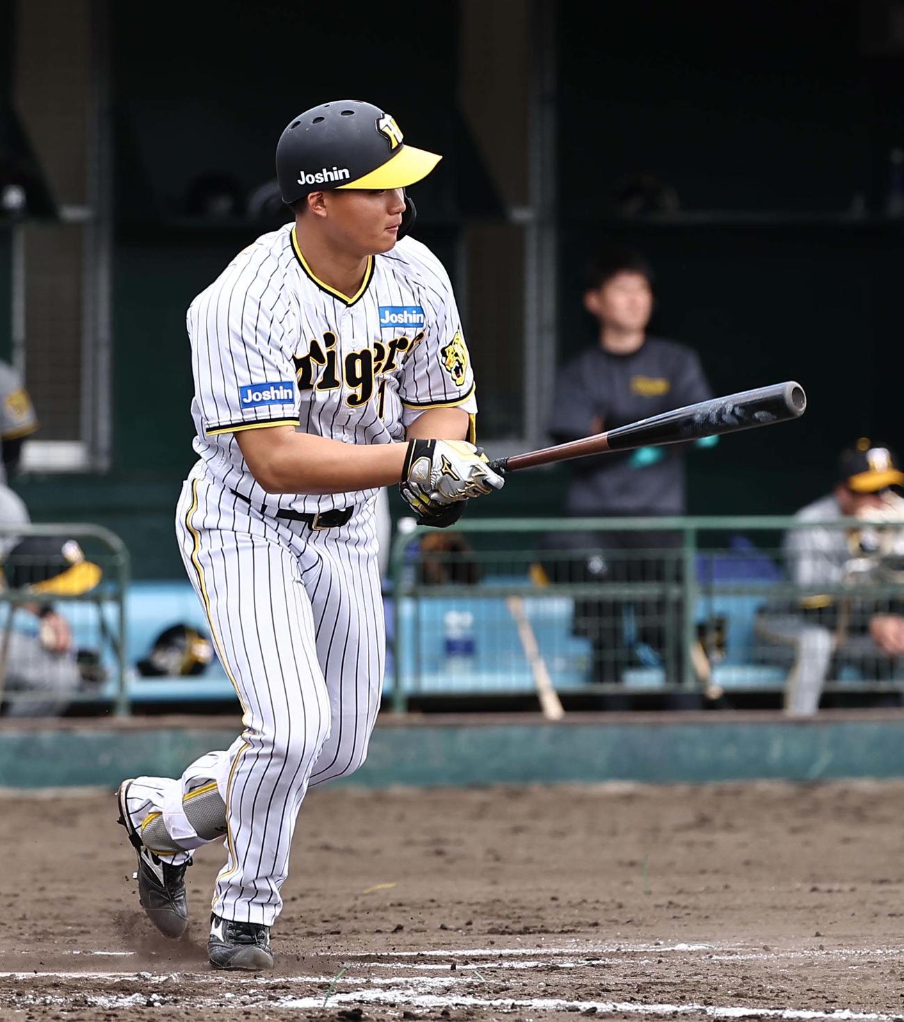 紅白戦　6回裏白組2死、森下は投ゴロに倒れる（撮影・上田博志）