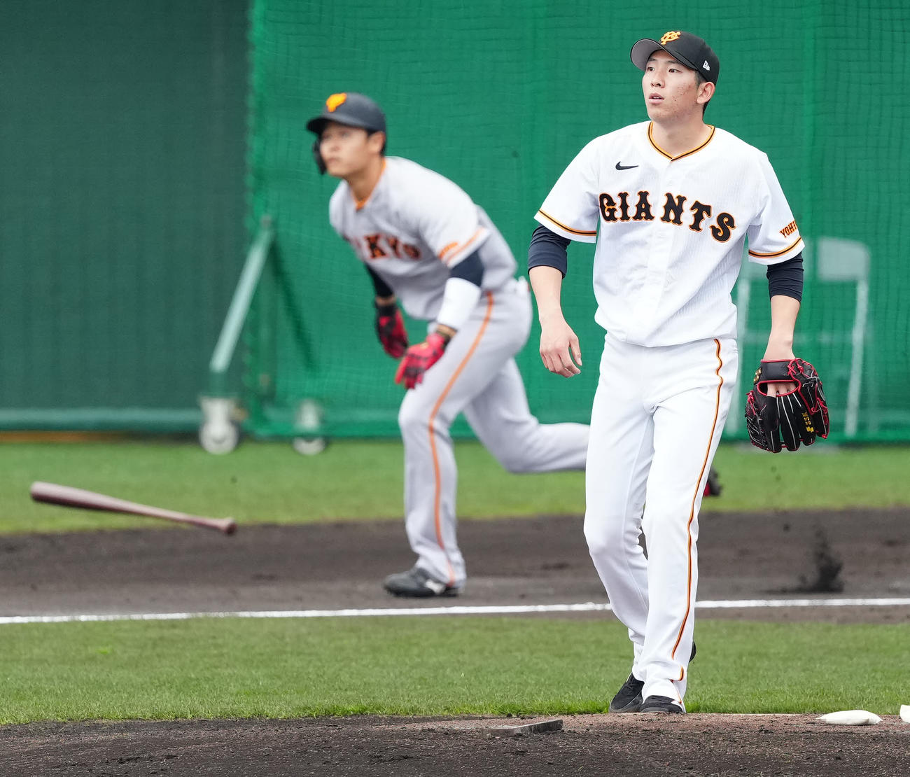 紅白戦で中山に先制ソロ本塁打を浴びる戸郷（2023年2月12日撮影）