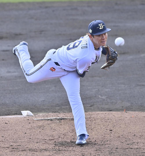 白組先発で登板し2回を1安打無失点に抑えるオリックス山本（撮影・和賀正仁）